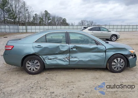 2010 Toyota Camry Le z USA, uszkodzony, nr VIN 4T1BF3EK4AU526821